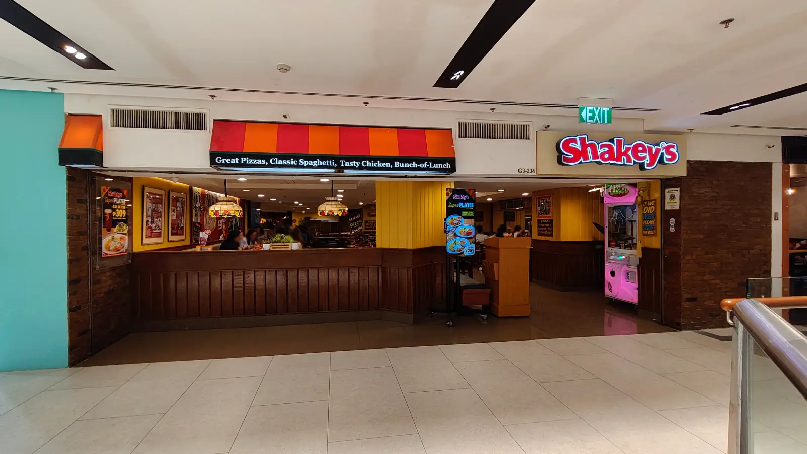 SHAKEY'S PIZZA RESTAURANT in Glorietta